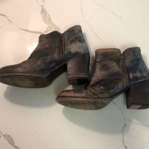 Distressed Bed Stu Booties